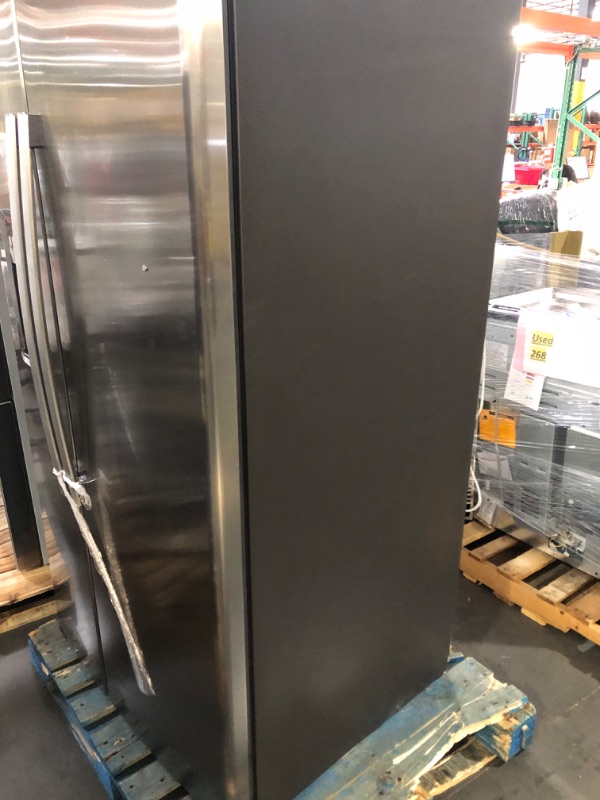 Photo 8 of GE 25.3-cu ft Side-by-Side Refrigerator with Ice Maker (Stainless Steel) 32" x 36" x 70"