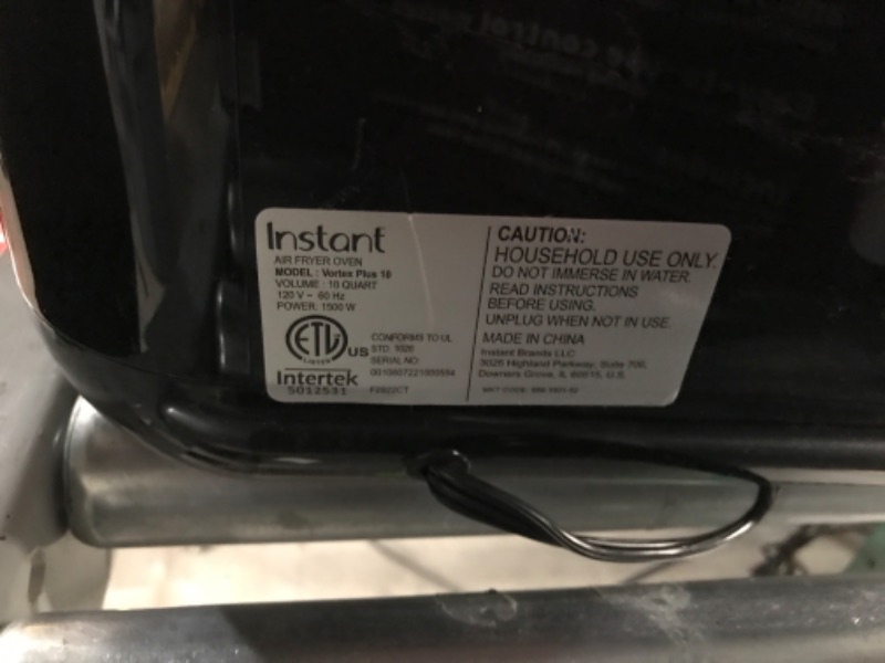 Photo 4 of (USED AND FOR PARTS ONLY) Instant Vortex Plus Air Fryer Oven 7 in 1 with Rotisserie, with 6-Piece Pyrex Littles Cookware