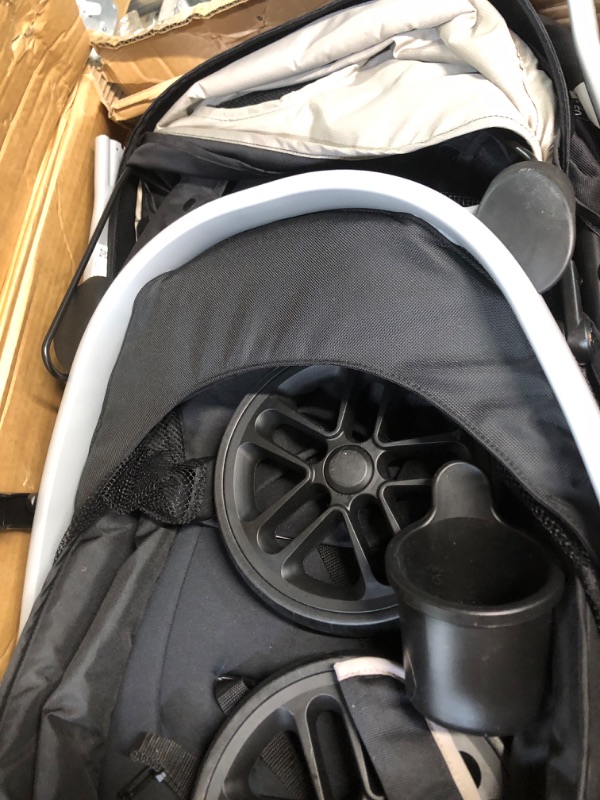 Photo 3 of ***FRONT WHEELS MISSING - OTHER PARTS LIKELY MISSING AS WELL***
Graco Modes Pramette Stroller