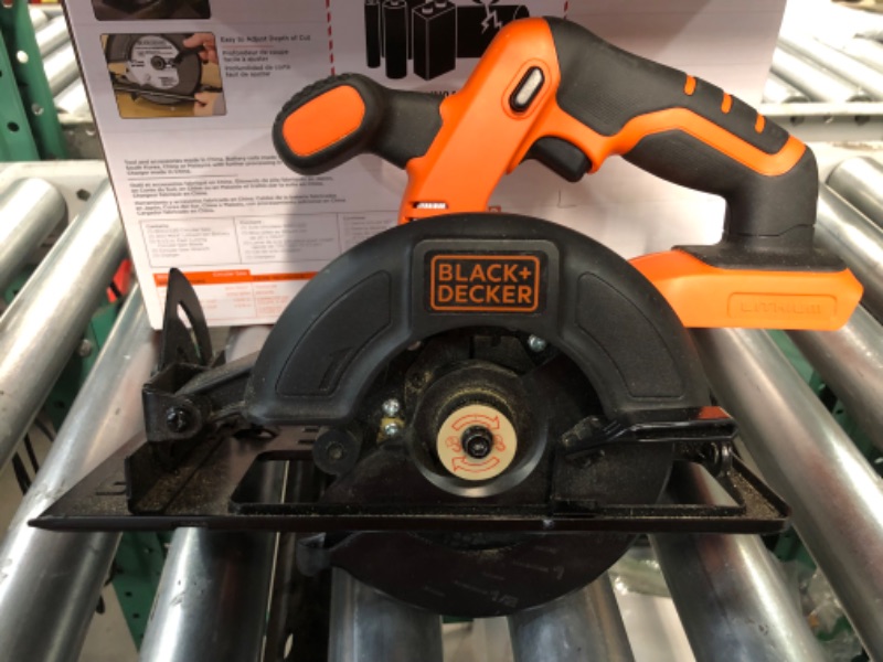 Photo 2 of [FOR PARTS, READ NOTES]
BLACK+DECKER 20V MAX 5-1/2-Inch Cordless Circular Saw 