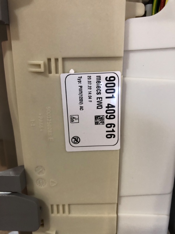 Photo 1 of *PARTS ONLY, SEE NOTES* Bosch 100 Series Top Control 24-in Built-In Dishwasher With Third Rack (Stainless Steel), 48-dBA