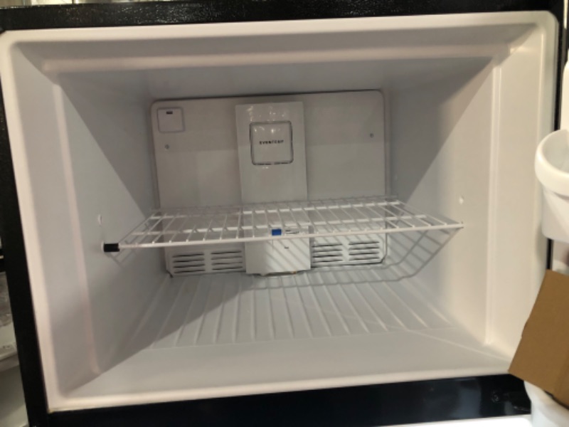 Photo 5 of Frigidaire 20.5 Cu. Ft. Top Freezer Refrigerator