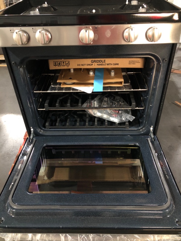 Photo 3 of GE® 30" Oven/Stove Free-Standing Gas Range