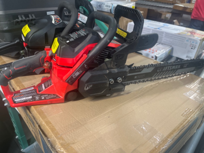 Photo 2 of CRAFTSMAN 42-cc 2-cycle 18-in Gas Chainsaw