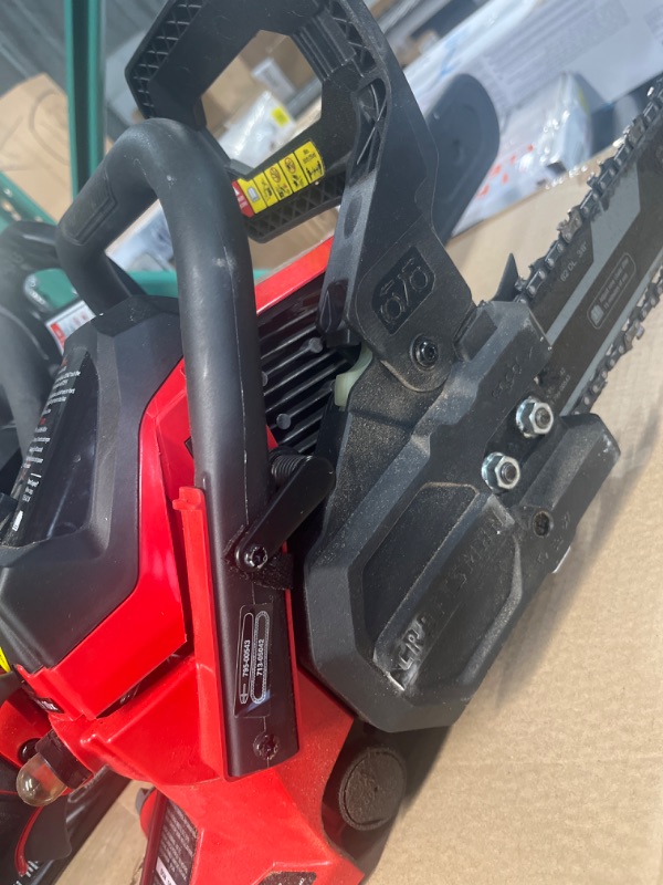 Photo 3 of CRAFTSMAN 42-cc 2-cycle 18-in Gas Chainsaw