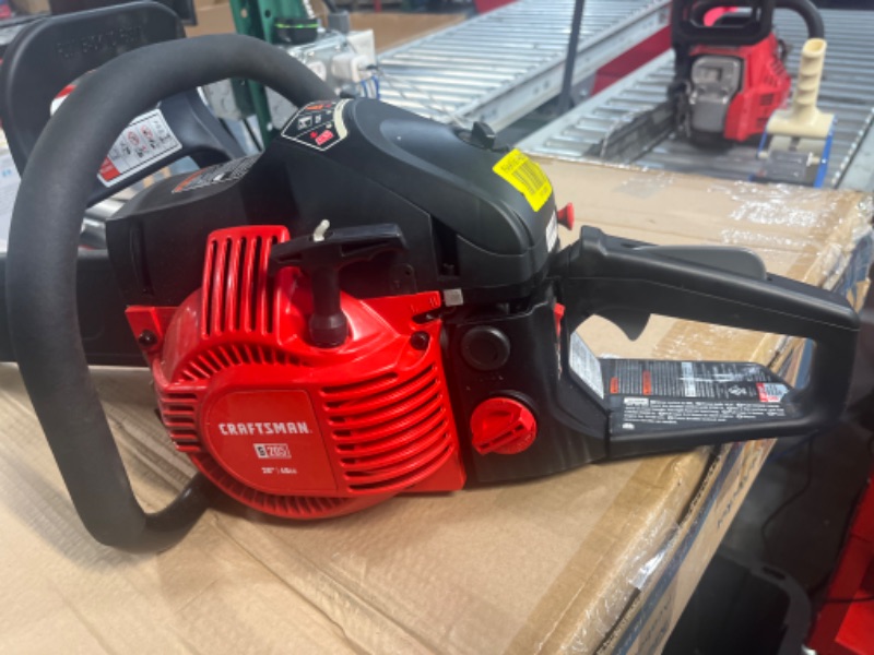 Photo 5 of CRAFTSMAN S205 46-cc 2-cycle 20-in Gas Chainsaw