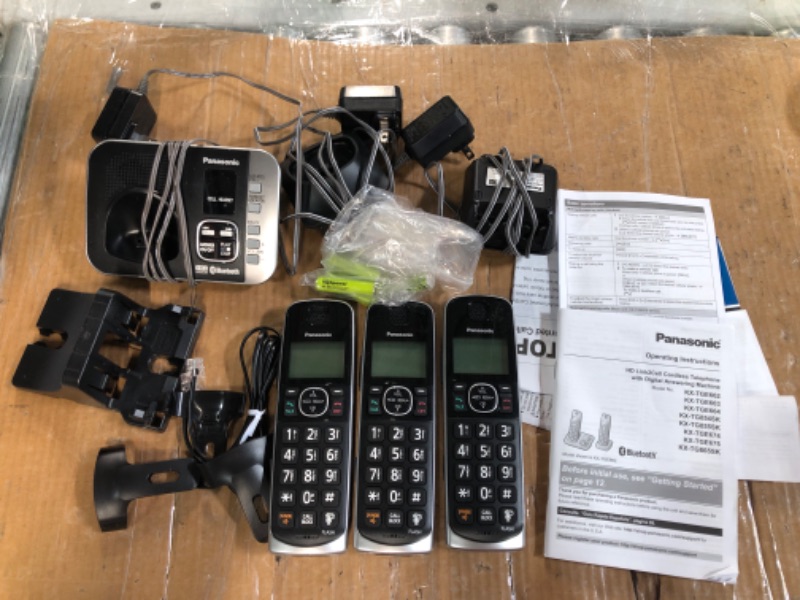 Photo 2 of *used*
Panasonic Link2Cell Bluetooth DECT 6.0 Expandable Phone System with Answering Machine and Call Blocking - 3 Handsets - KX-TGE663B (Black)