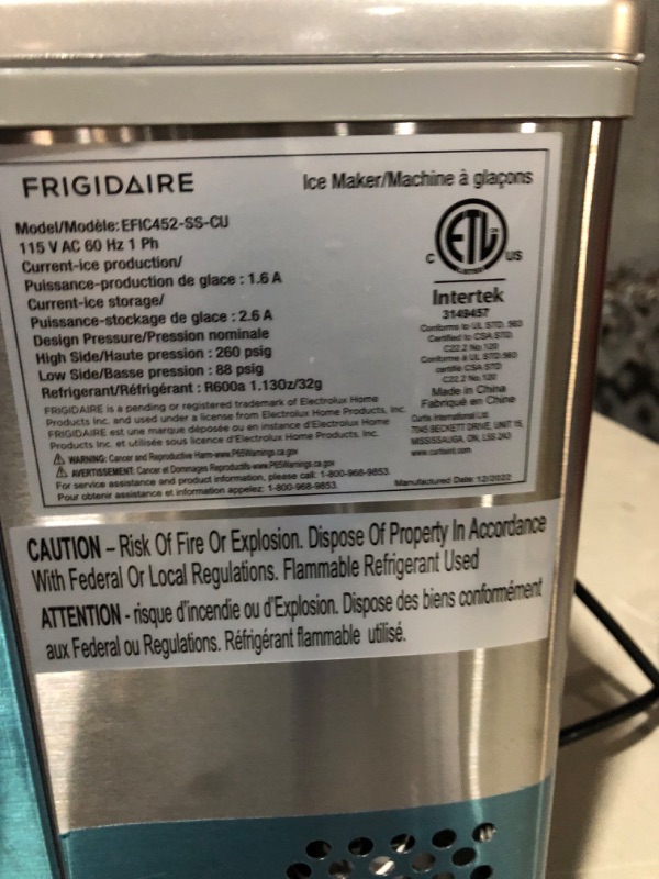 Photo 3 of (USED AND FOR PARTS ONLY) Frigidaire 40 lbs Countertop Clear Square Ice Maker - Stainless Steel