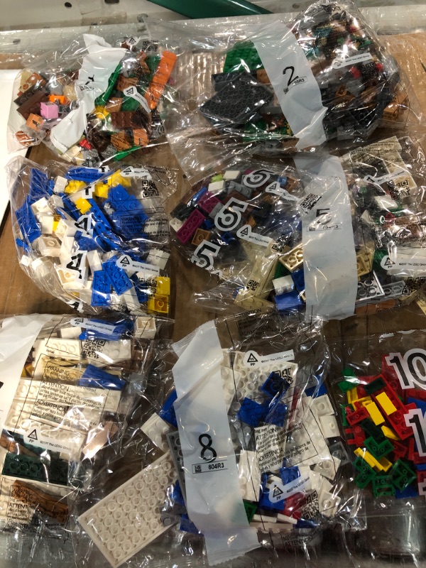 Photo 4 of *MISSING PARTS*
LEGO Minecraft The Llama Village 21188 Building Toy Set for Kids, Girls, and Boys Ages 9+ (1,252 Pieces) FrustrationFree Packaging