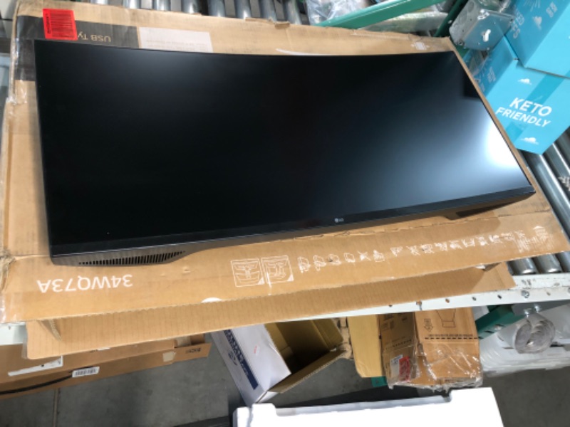 Photo 3 of LG UltraWide QHD 34-Inch Curved Computer Monitor **NOT TESTED** *LOOKS BRAND NEW*