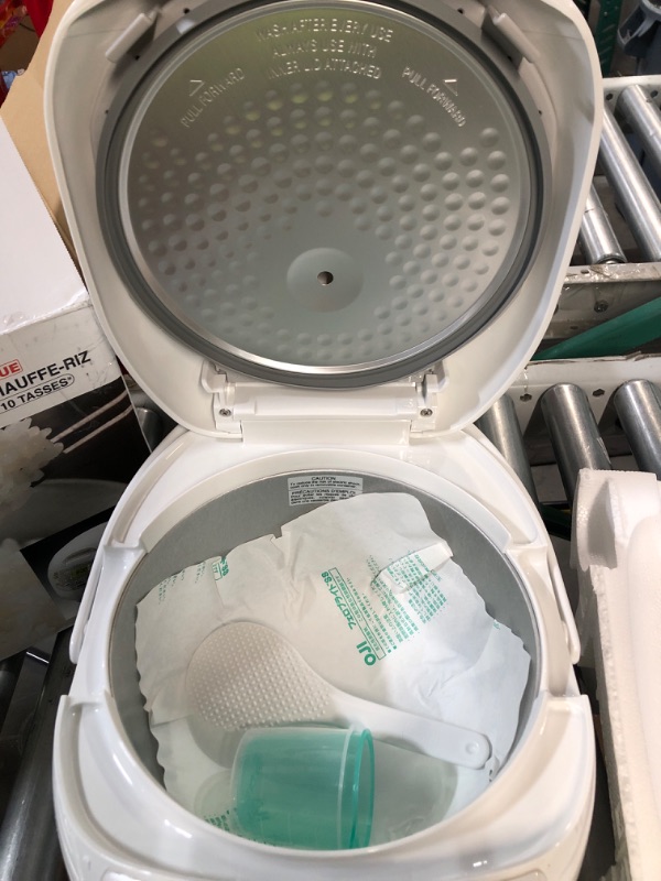 Photo 1 of **PARTS ONLY, MISSING INNER BOWL***USED* Zojirushi NS-ZCC18 Neuro Fuzzy Rice Cooker/Warmer, 10 Cup, Premium White *LOOKS NEW*