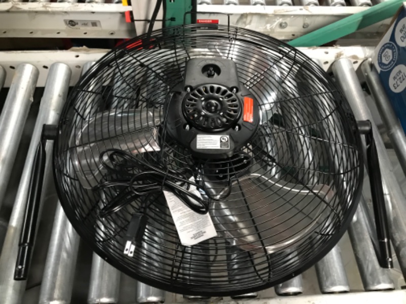 Photo 3 of Floor Fan Hv 20" **POWERS ON** ***LOOKS BRAND NEW*** *MISSING KNOB/SEE PHOTO*