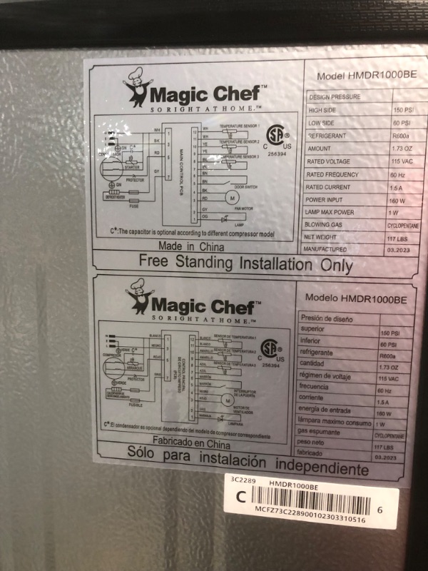 Photo 8 of Magic Chef HMDR1000BE Top Freezer Refrigerator in Black 10.1 cu. ft.