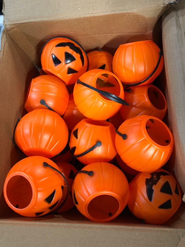 Photo 4 of 50 Halloween Mini Pumpkins Bucket Plastic Halloween Pumpkins **LOOK NEW**