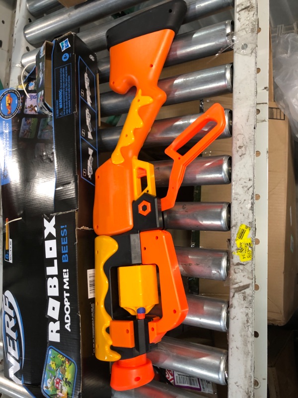 Photo 4 of **SEE NOTES**
NERF Roblox Adopt Me!: Bees! Lever Action Dart Blaster