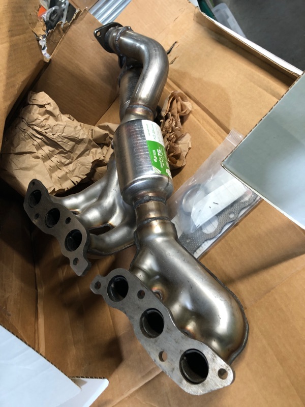 Photo 4 of MagnaFlow Manifold Catalytic Converter California Grade **PREVIOUSLY OPENED**