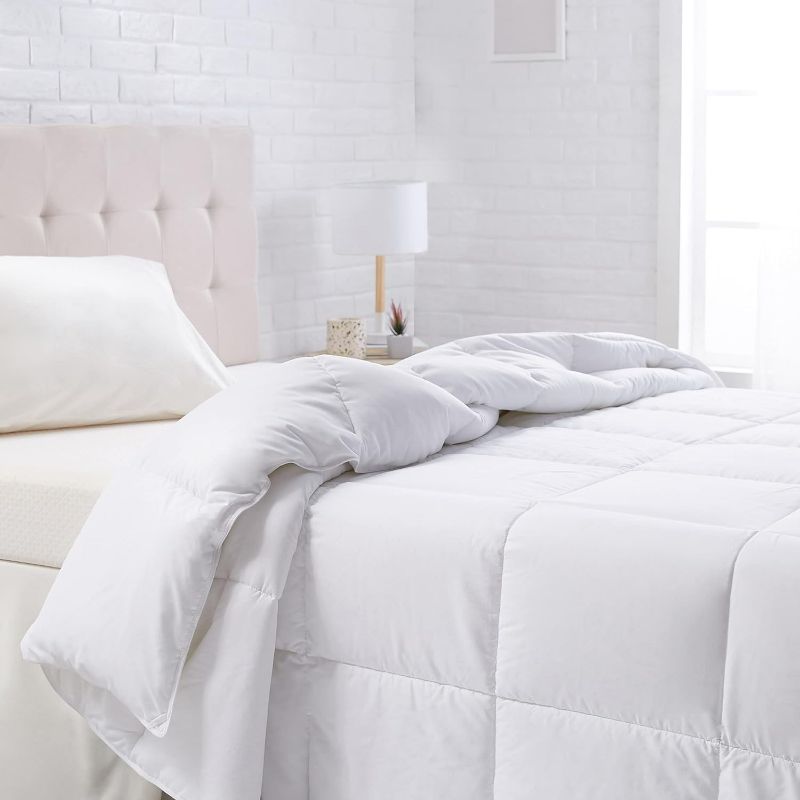 Photo 1 of  Bedding Comforter -Full/Queen White *STOCK IMAGE REFER ONLY* *See Notes*