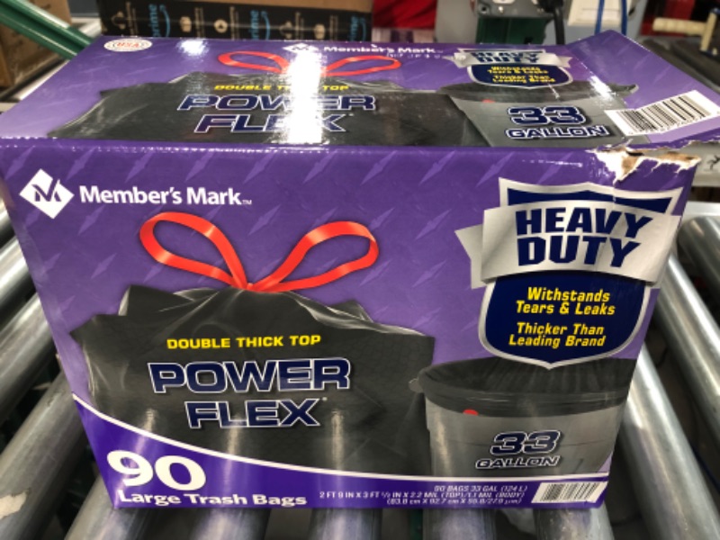 Photo 2 of **BOX DENTED** Member's Mark 33 gallon Power Flex Drawstring (90Count)