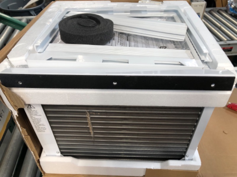 Photo 3 of **DENTED, SEE LAST PHOTO** GE AHV05LZ Window Air Conditioner with 5050 BTU Cooling Capacity, 115 Volts in White