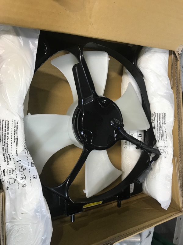 Photo 4 of **SMALL SCRATCH FROM SHIPPING, SEE LAST PHOTO** TYC 610080 Replacement Condenser Cooling Fan Assembly For '96-'98 Honda Civic