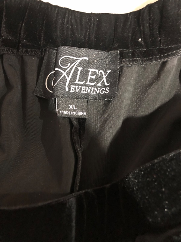 Photo 2 of * women's XL *
Alex Evenings Women's Full Length Slim Leg Velvet Dress Pant 