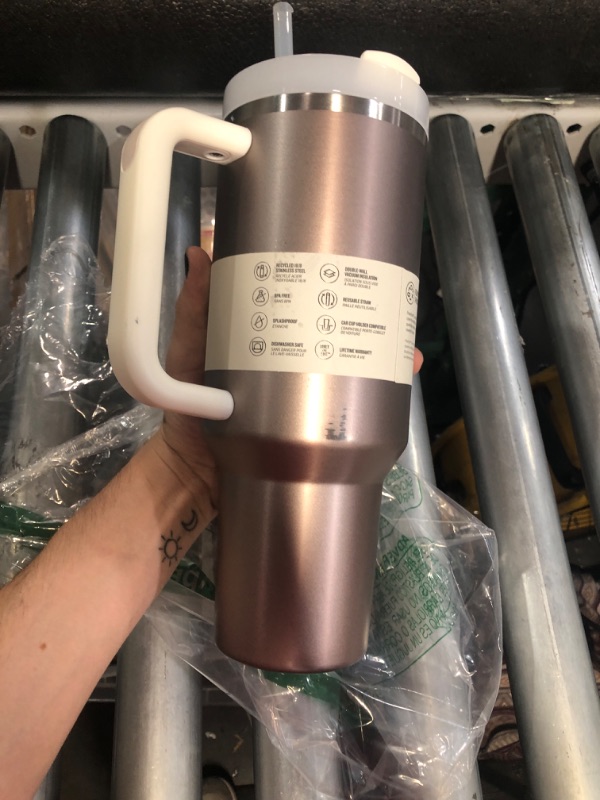 Photo 4 of Stanley Quencher H2.0 FlowState Stainless Steel Vacuum Insulated Tumbler