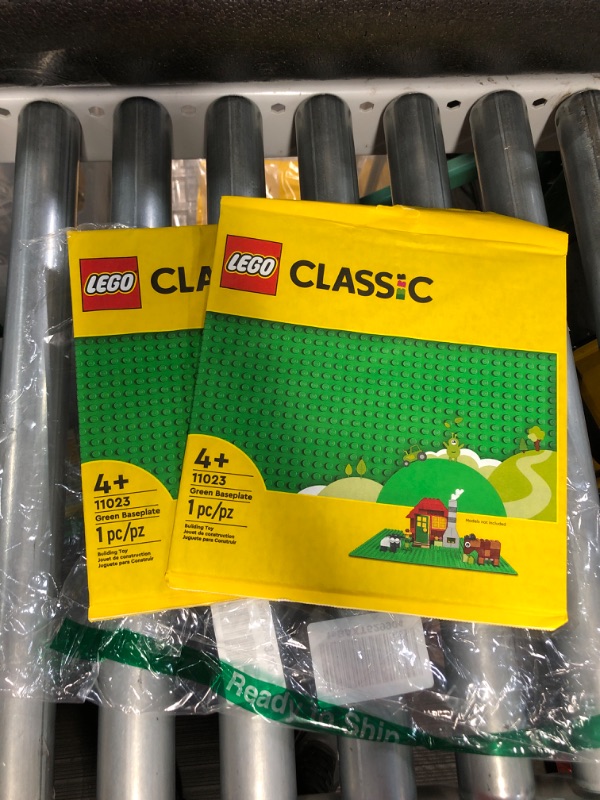 Photo 2 of (2 pack) LEGO Classic Green Baseplate 11023 Building Kit