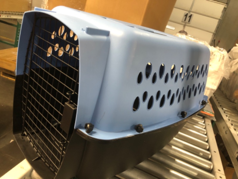 Photo 2 of ** BLUE COLOR** ASPEN PET Fashion Dog Kennel, Various Sizes 20-25 LBS Red