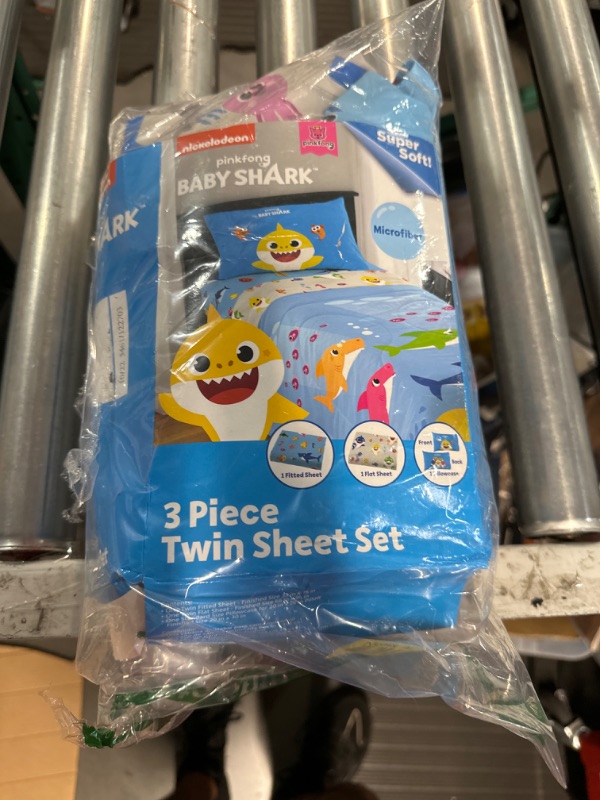 Photo 1 of 3 Piece
Twin Sheet Set
BABY SHARK