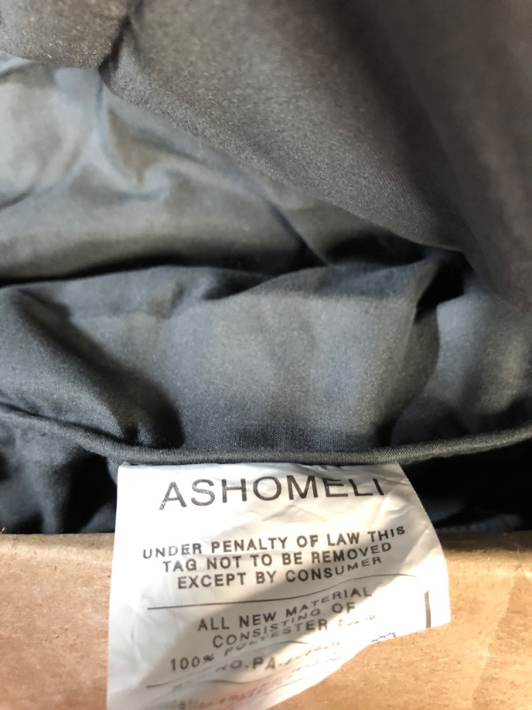 Photo 3 of * USED * 
ASHOMELI King Size Comforter,Cooling Comforter for Night Sweats,All Season Down Alternative Comforter,Duvet Insert with Corner Tabs (Dark Grey,King,90"x102")