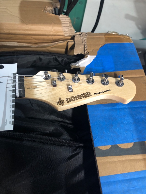 Photo 1 of ***DAMAGED - NONFUNCTIONAL - FOR PARTS - SEE NOTES***
Donner DST-100W 39 Inch Electric Guitar Beginner Kit