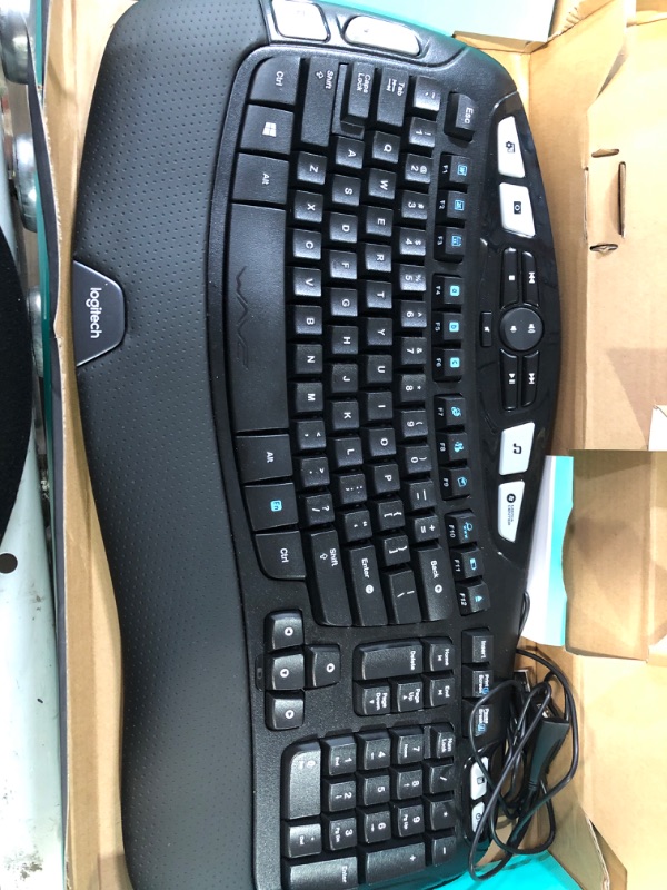 Photo 2 of (SEE NOTES) Logitech MK570 Wireless Wave Keyboard and Mouse Combo, Black
