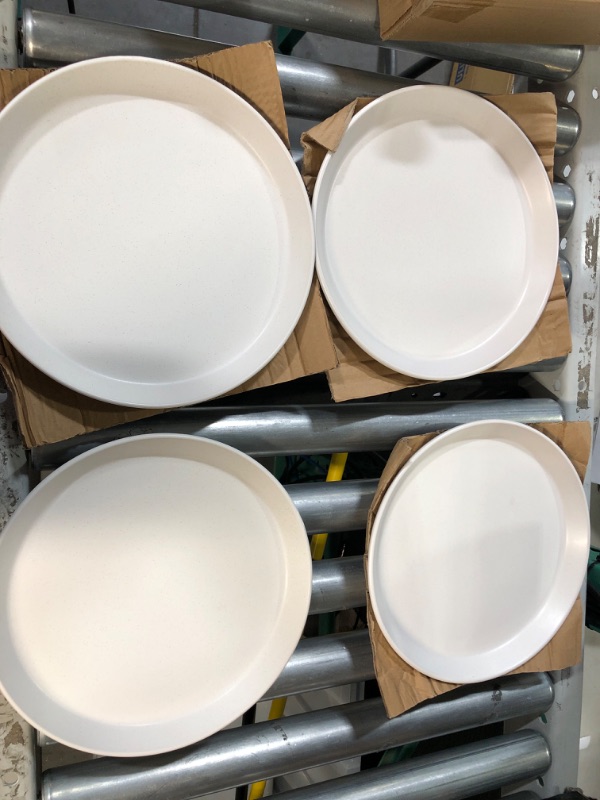 Photo 6 of *damaged* *broken cup*
Stone Lain 32 Piece Stoneware Round Dinnerware Set, Service for 8, White Speckled 32-Piece Service for 8 White Speckled