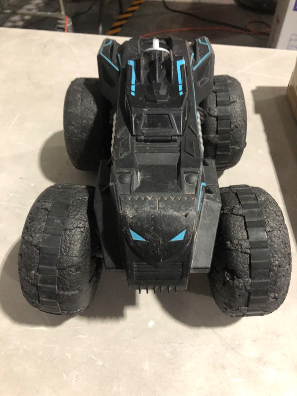 Photo 5 of * USED * BENT AXLE
DC Comics Batman, All-Terrain Batmobile Remote Control Vehicle, Water-Resistant Batman Toys for Boys Aged 4 and Up