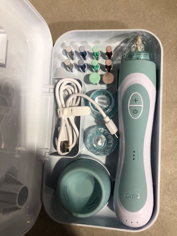 Photo 2 of * used *
PMD Personal Microderm Pro - At-Home Microdermabrasion Machine with Kit for Face & Body 