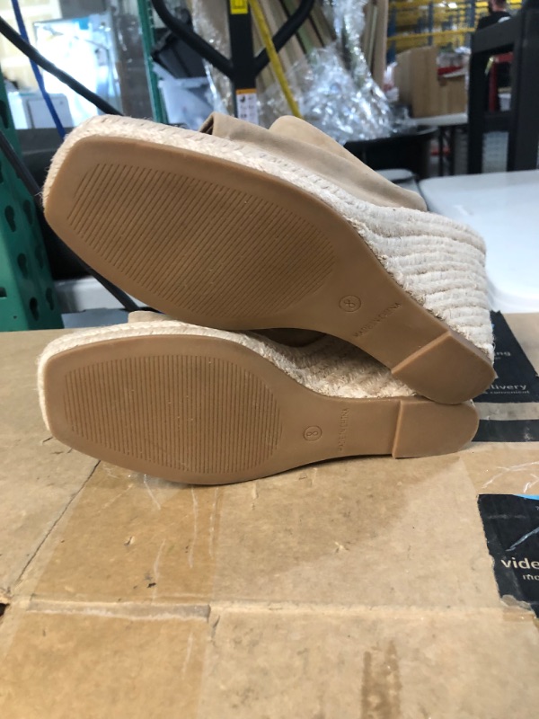 Photo 2 of *USED - LOOKS NEW, NO BOX* Steve Madden Women's Wedges, Size 8