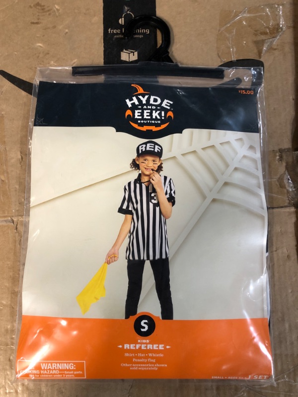 Photo 1 of Kids Referee Costume, Size Small