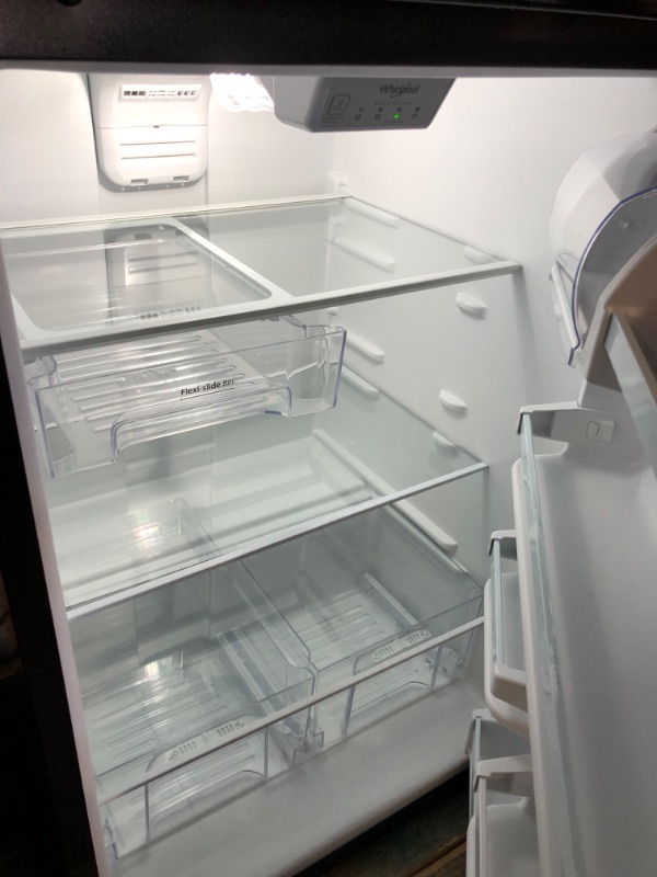 Photo 8 of 30-inch Wide Top Freezer Refrigerator - 18 cu. ft.