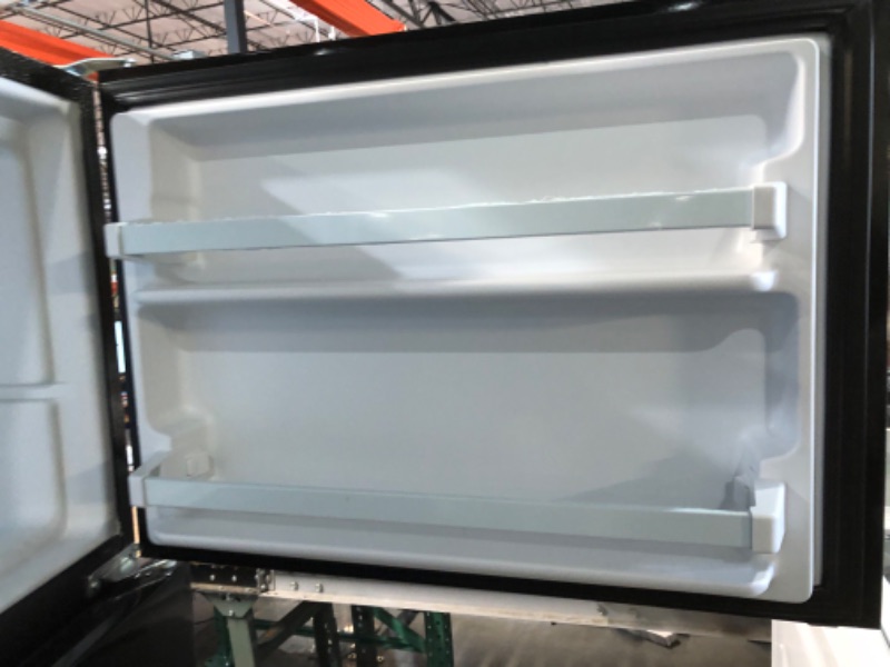 Photo 11 of 30-inch Wide Top Freezer Refrigerator - 18 cu. ft.