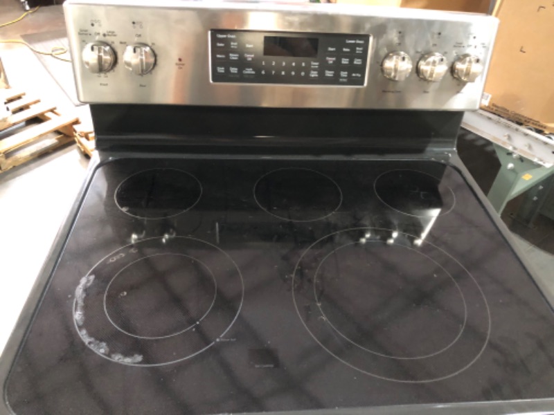 Photo 11 of GE® 30" Free-Standing Electric Double Oven Convection Range