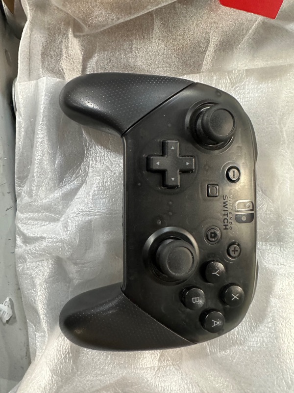 Photo 2 of **DEFECTIVE, PARTS ONLY** Nintendo USB Switch Pro Controller Black Single *Thinks a certain button is constantly being pressed**