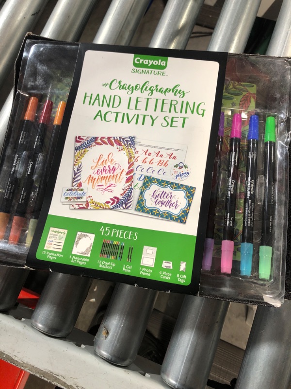 Photo 2 of Crayola Signature Crayoligraphy Hand Lettering Art Set , Age 14+