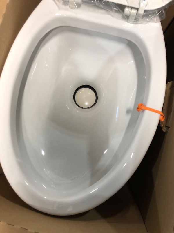 Photo 1 of * item used * damaged * see all images *
Dometic 302320081 320 Series Standard Height RV Toilet, White
