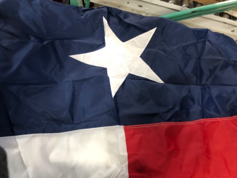 Photo 3 of 
VICDRIA Texas State Flag