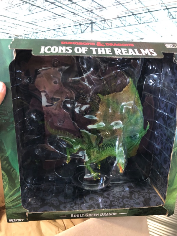 Photo 4 of D&D Icons of The Realms: Adult Green Dragon Premium Figure