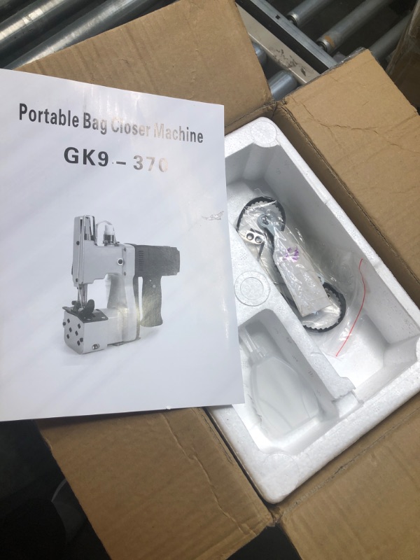 Photo 1 of VEVOR Bag Closer Closing Machine 110V Portable Sewing Electric Stitcher GK9-890 Knitted Bag Sealing Closing Packing Machine Closer for Woven Snakeskin Bag Sack (110V) Red