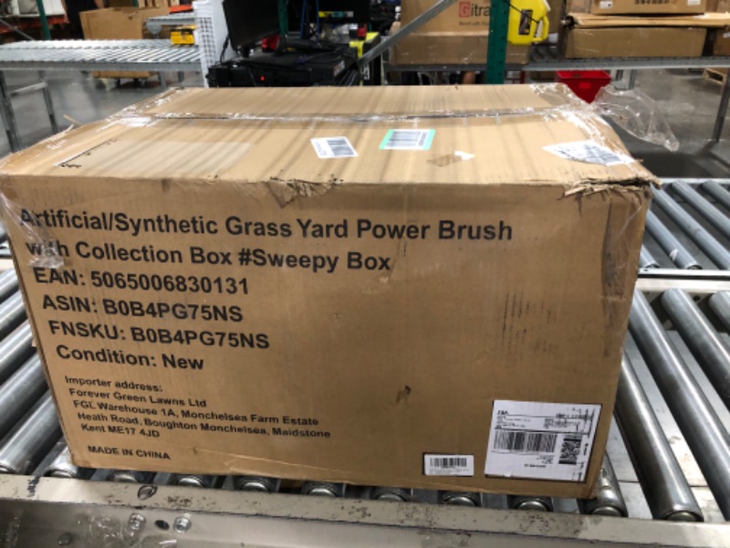 Photo 2 of Artificial/Synthetic Grass Yard Power Brush with Collection Box #Sweepy Box***BRAND NEW IN BOX***