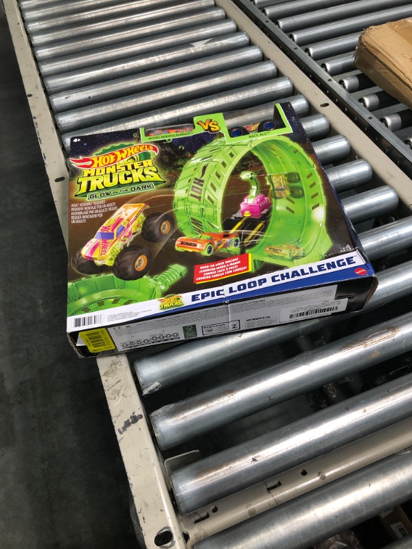 Photo 3 of Hot Wheels Monster Trucks Glow in The Dark Epic Loop Challenge Playset with Launcher, Ramp & Giant Loop, Includes 1 1:64 Scale Die-Cast Truck & 1 Car, Toy Gift for Kids 4 to 8 Years Old

original box still factory sealed, dinged up but items are fine