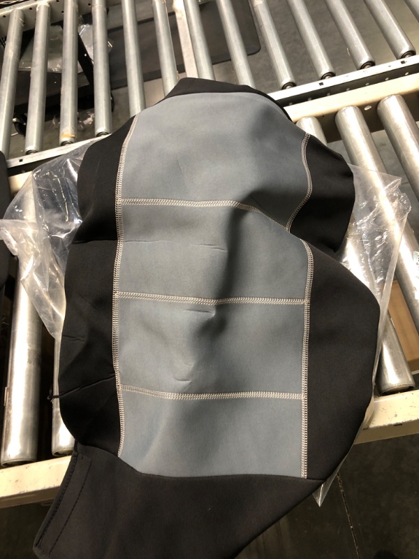 Photo 1 of GEARFLAG Neoprene Seat Cover Custom fits Wrangler TJ 1997-02 Full Set (Front + Rear Set) (Gray/Black)

look brand new