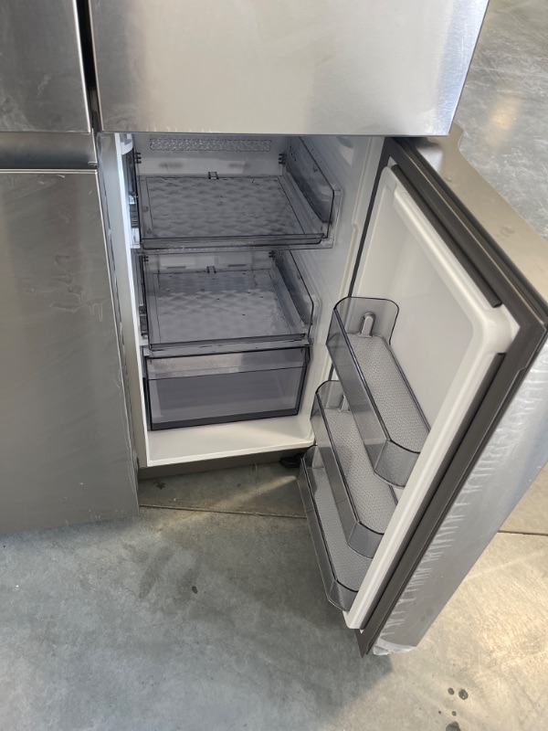 Photo 17 of Samsung 36 Inch Wide 22.8 Cu. Ft. Energy Star Rated Full Size 4-Door Flex Refrigerator
** ORDOR COMING FROM FRIDGE **